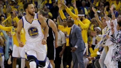 Stephen Curry scored 40 points as the Golden State Warriors defeated the San Antonio Spurs 113-111 on Sunday afternoon. stephen-curry