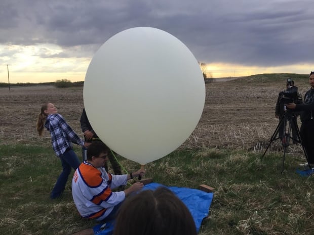 Students space balloon Sask