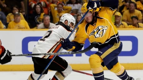 Nashville Predators forward Ryan Johansen battles against Anaheim Ducks defenceman Kevin Bieksa on Thursday. Johansen will miss the remainder of the playoffs with a thigh injury that required surgery.
Johansen-Ryan-05182017