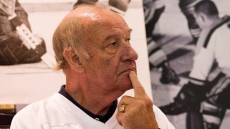 Bill White, a former Chicago Blackhawks all-star defenceman and a member of Canada's 1972 Summit Series team, has died at the age of 77. white-bill-620