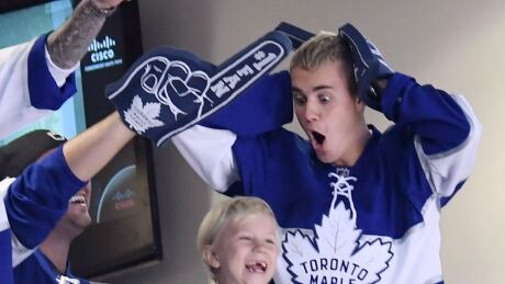 Pop superstar Justin Bieber says he'll put on any hockey jersey that looks cool. bieber-justin-060617