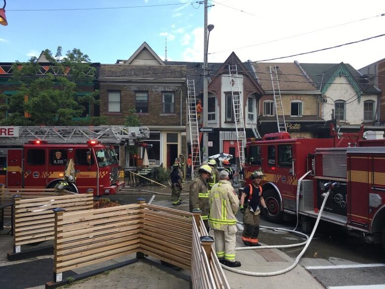 5-alarm fire contained at Toronto noodle bar, roads in area now open ...