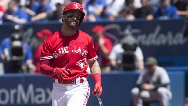 Martin's clutch homer edges Blue Jays past Rays