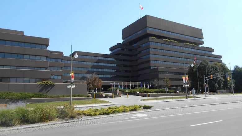 Foreign service needs fewer managers, more staff to better respond 