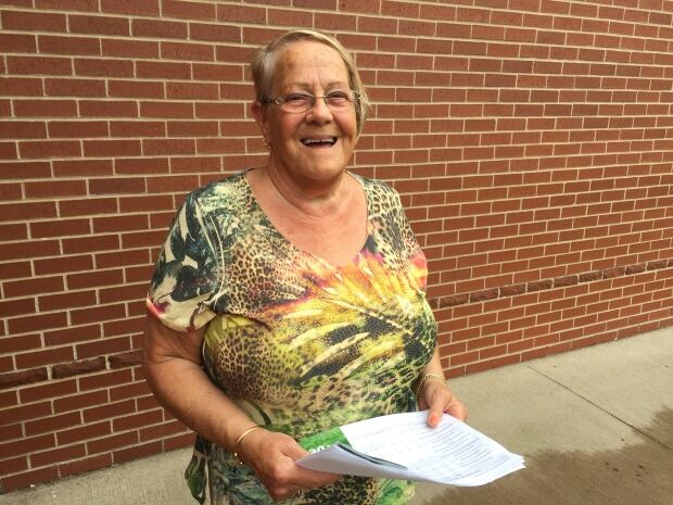 Jeannie Samad of Truro who feeds deer
