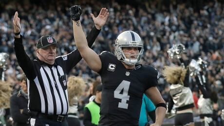 Oakland Raiders QB Derek Carr inked the richest contract in NFL history on Thursday, clocking in at $25 million US per year. carr-derek-062217