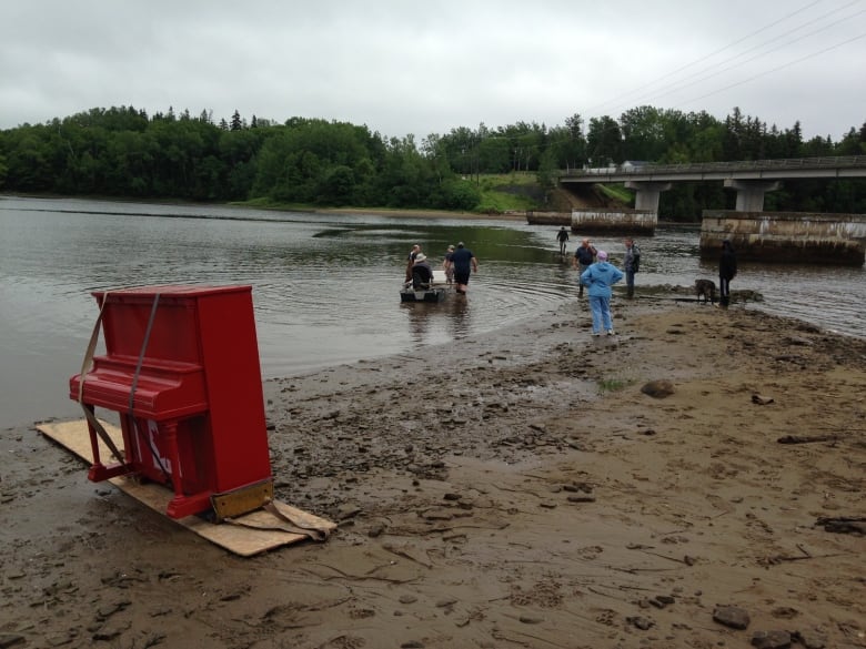 'I like doing stuff like that' Bartibog Bridge piano lives on CBC News