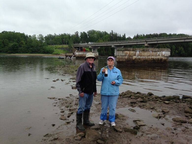 'I like doing stuff like that' Bartibog Bridge piano lives on CBC News