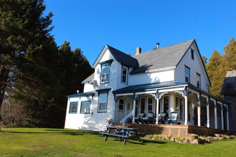 Wanna Buy A Mansion? 8 Of The Fanciest Homes For Sale In N.B. | CBC News