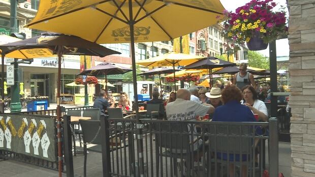 patio Stephen Avenue Walk