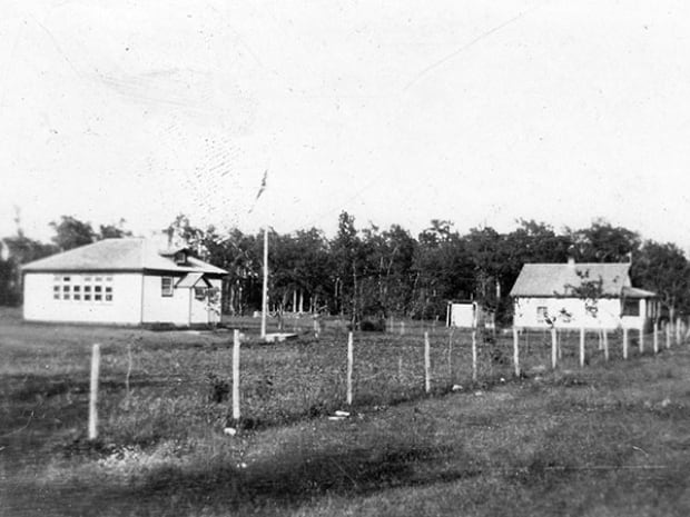 Teachers sometimes boarded with their students' parents. In Poplar Park, there was an adjacent 'teac