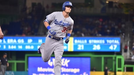 Cody Bellinger becomes the ninth player in franchise history to hit for the cycle. cody-bellinger
