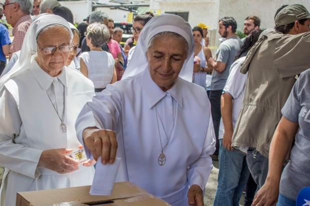 Nuns vote in Venezuela referendum