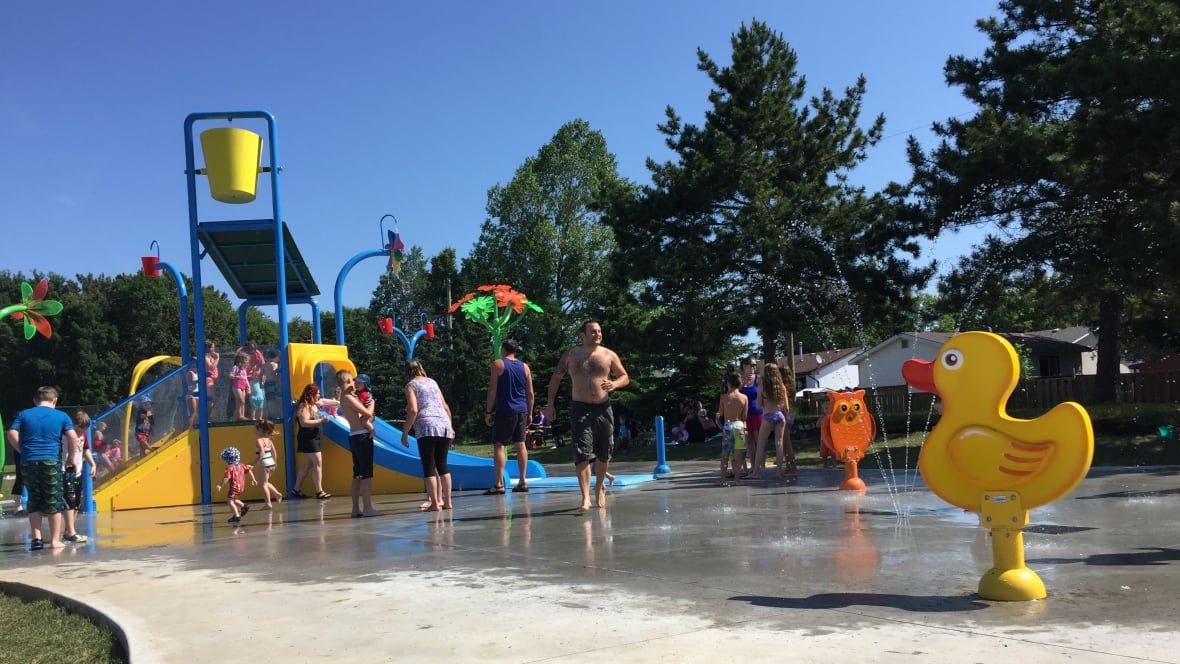 Thunder Bay's north end splash pad making waves - CBC.ca