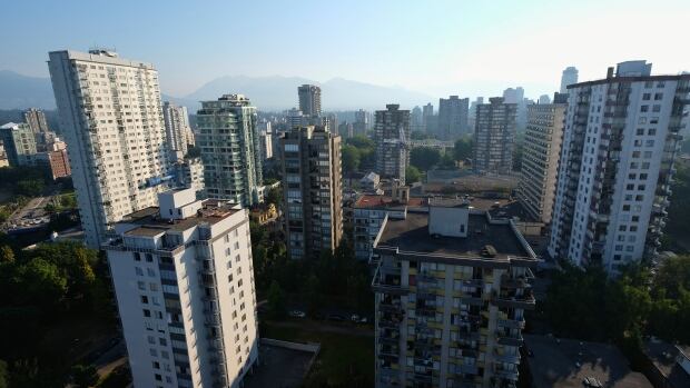 Soaring temperatures prompt special weather statements on Vancouver Island