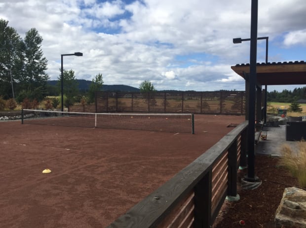 Clay tennis court saanichton