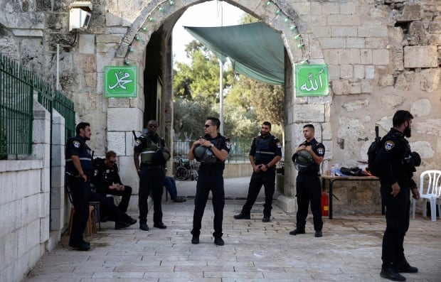White House hails Israel for removing holy site metal detectors White House hails Israel for removing holy site metal detectors