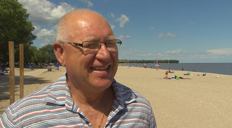 Bird poop in sand drives up spike in E. coli counts on Manitoba beaches