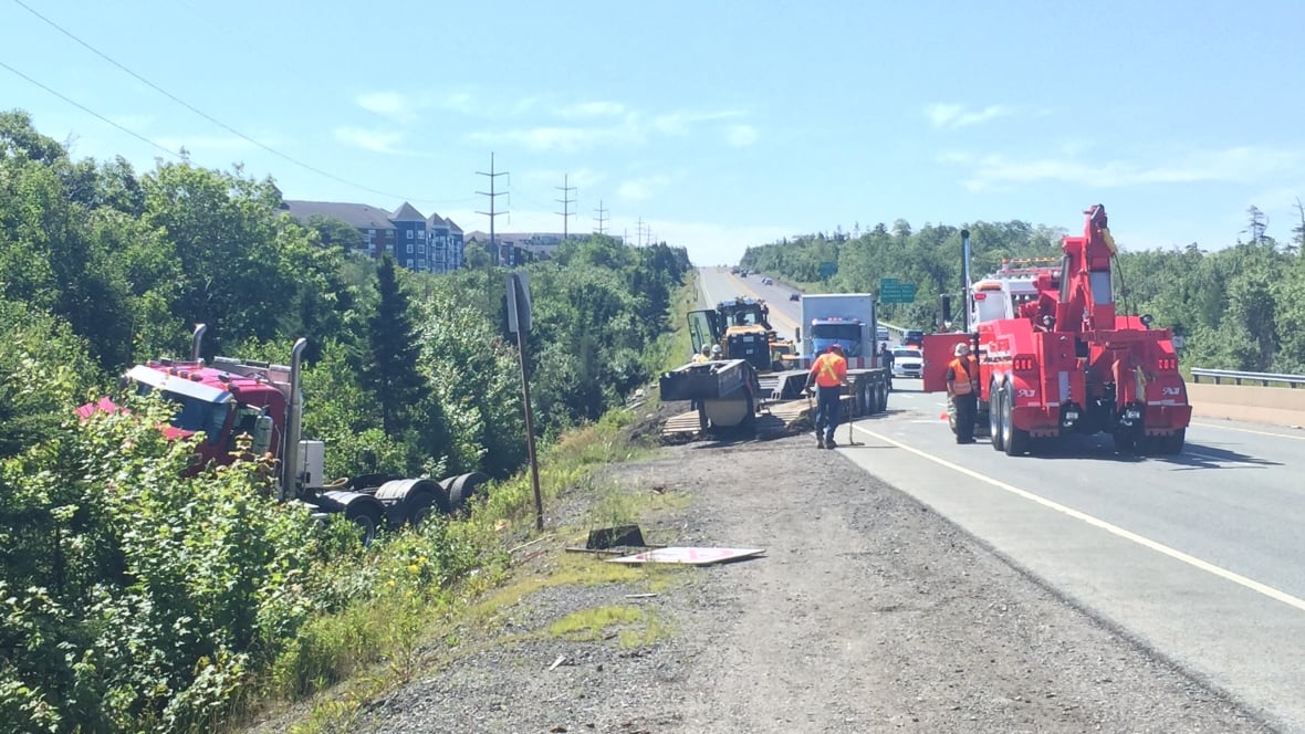 One man dies in Highway 102 crash in Halifax Nova Scotia CBC News
