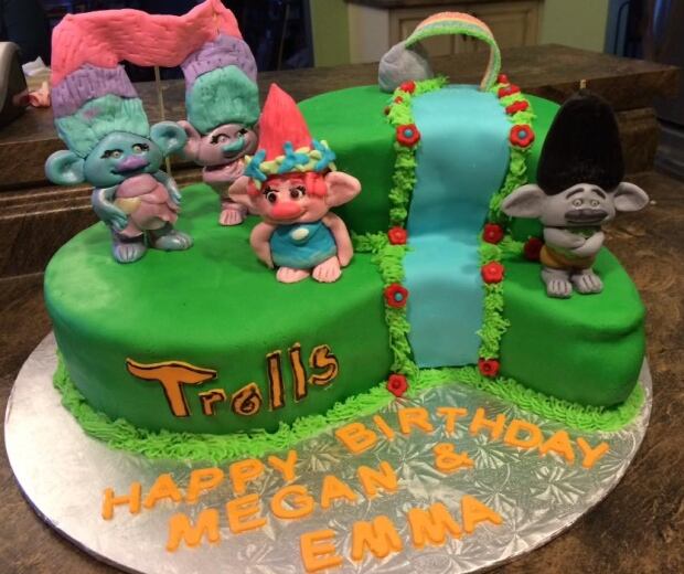 Troll cake
