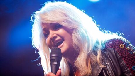 Welsh rock singer and songwriter Bonnie Tyler performs during her concert in Debrecen, 226 kms east of Budapest, Hungary, Saturday, June 18, 2016. (Zsolt Czegledi/MTI via AP) Hungary Music