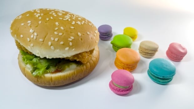 hamburger macarons junk food
