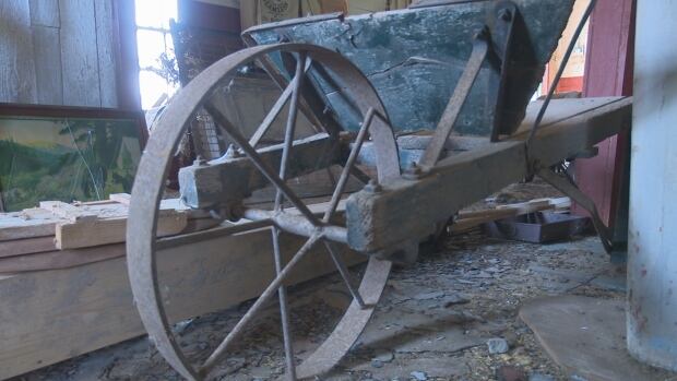 Wheelbarrow