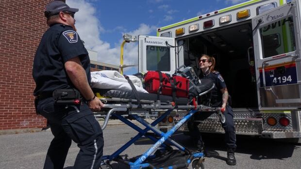 ottawa paramedics ambulances