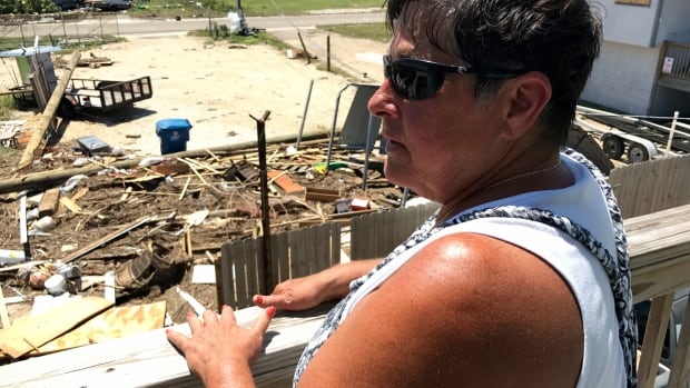 CNN reporter helps desperate Texas man locate his father on live TV CNN reporter helps desperate Texas man locate his father on live TV