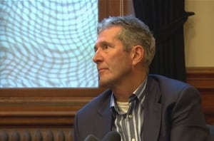 Manitoba Premier Brian Pallister talks First Nation fire evacuees