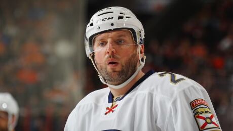 Veteran forward Thomas Vanek signed a $2 million US, one-year deal with the Vancouver Canucks on Friday. Vanek-Thomas-02032017