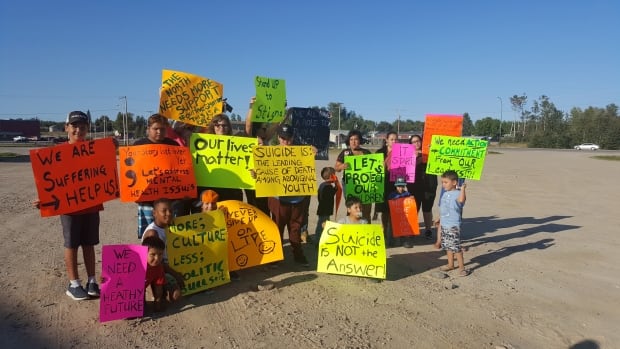Children in Buffalo Narrows at suicide meeting