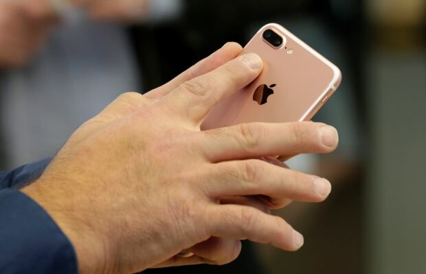 APPLE-IPHONE/AUSTRALIA