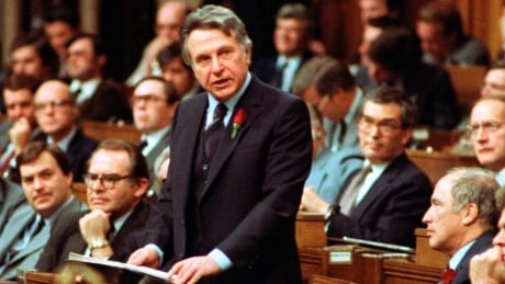 Finance Minister Allan MacEachen in the House of Commons during budget night, Nov 12, 1981. Obit Allan MacEachen 20170912