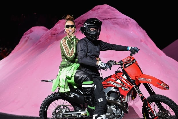 775039719MF00003_FENTY_PUMA