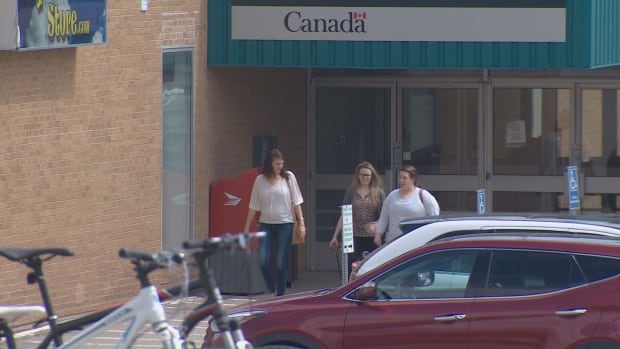 workers leaving pay centre