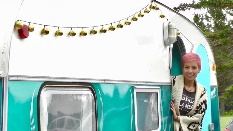 Travelling In Style How A Rickety Old Trailer Became A Mobile