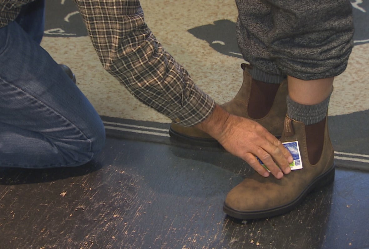 fitting blundstones
