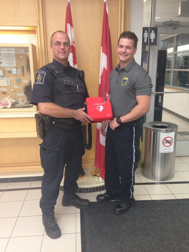 Canadian border guards in northwestern Ontario receive a much needed