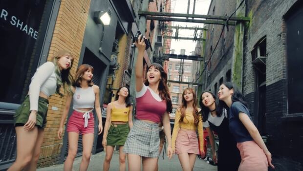 Twice Likey alley