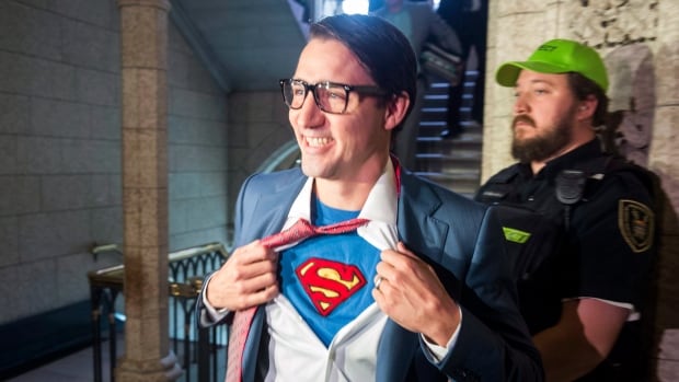 Justin Trudeau dresses up as Clark Kent (and Superman) for Halloween Justin Trudeau dresses up as Clark Kent (and Superman) for Halloween