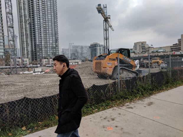 Condo construction Toronto just north of Gardiner Expressway