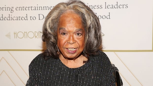 Singer Della Reese seen at a Salvation Army event in Los Angeles in 2015 has died at the age of 86