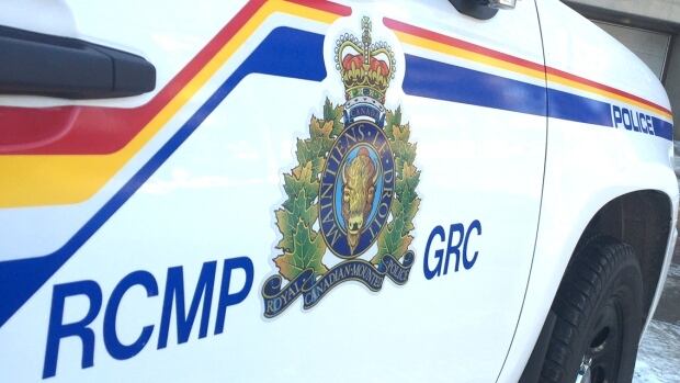 1 dead after rollover near Okotoks - CBC.ca
