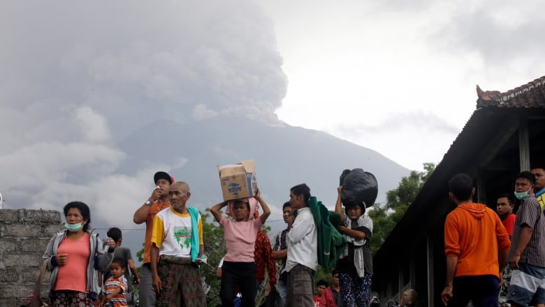 'Extremely dangerous': Unclouding the threat of Bali's Mount Agung ...