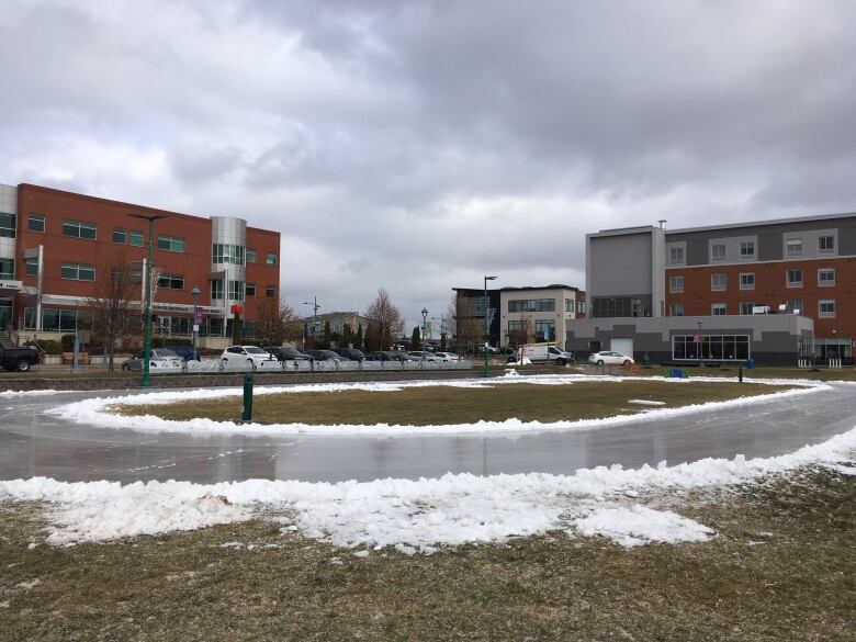100 days of skating Dieppe sets goal for outdoor refrigerated rink