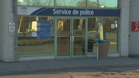 Gatineau police station