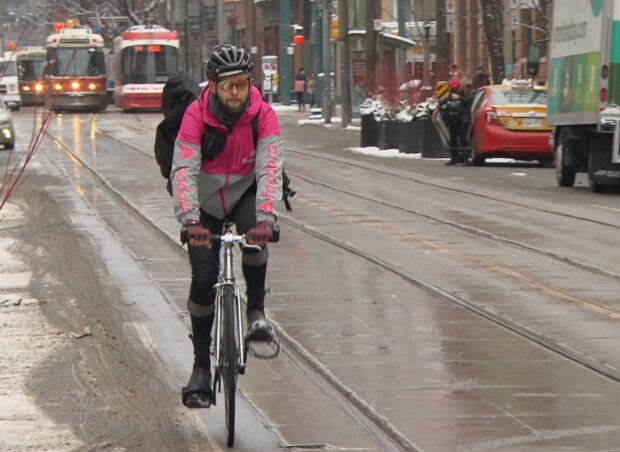 Vlad Grouza foodora cyclist