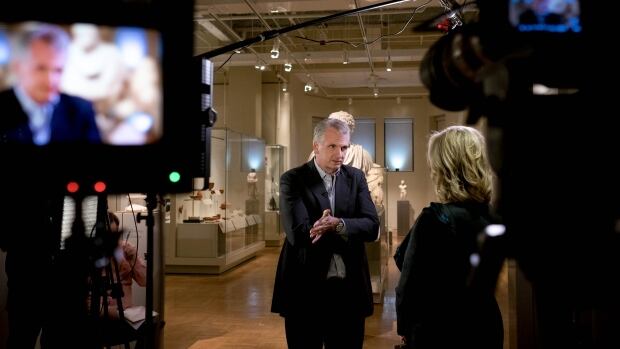 Beware Creeping U S Authoritarianism Yale S Timothy Snyder Warns Cbc News