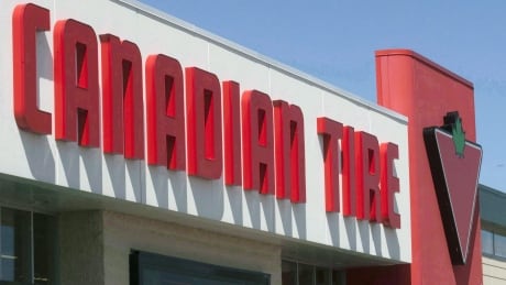 A Canadian Tire store is shown in Levis, Quebec on Monday, May 9, 2011. Canadian Tire Corp. raised its quarterly dividend by 38 per cent as it reported its third-quarter profit edged higher.THE CANADIAN PRESS/Jacques Boissinot Canadian Tire 20171109